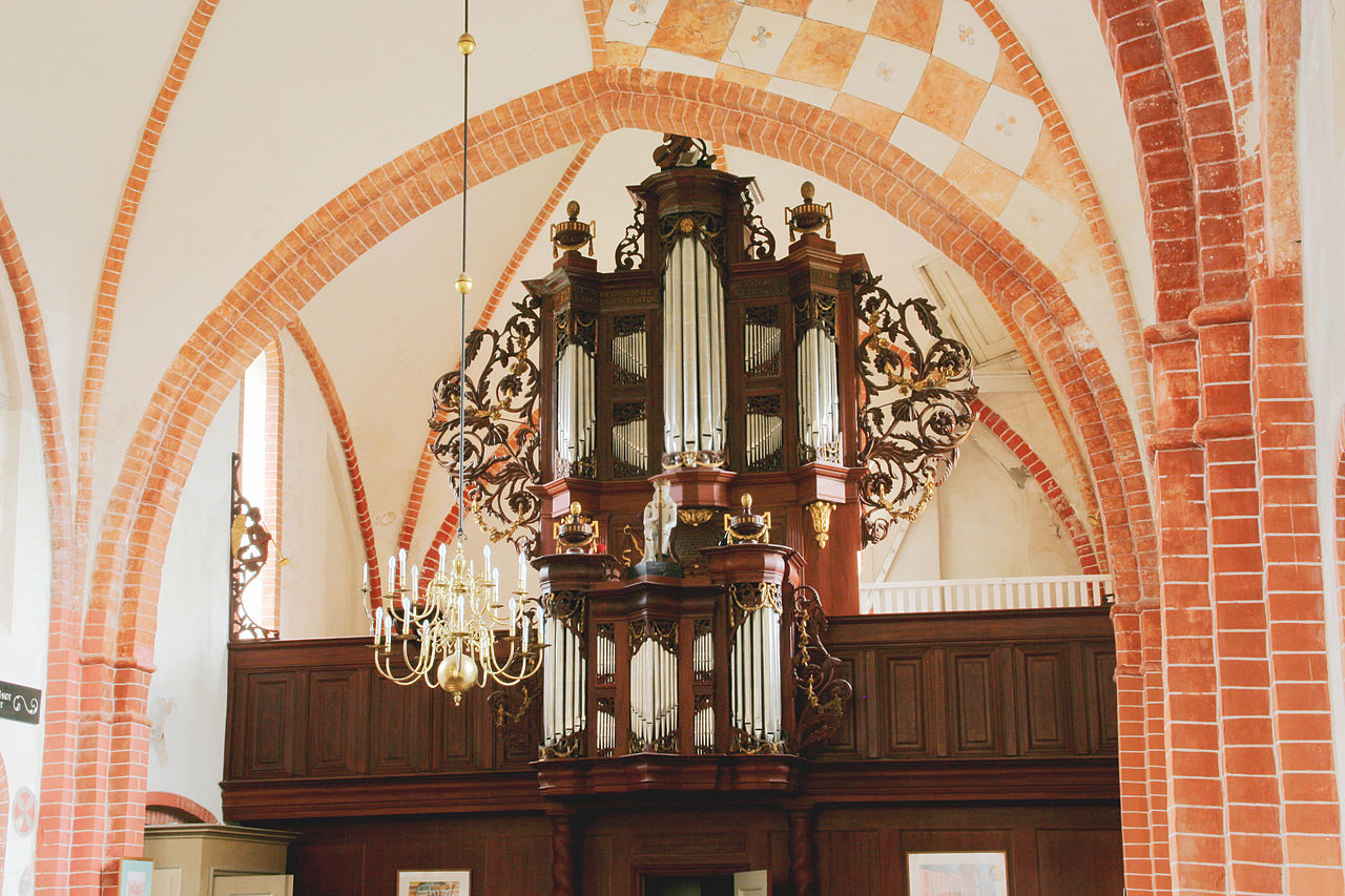 Het orgel, waarvan de oudste delen dateren uit 1662.